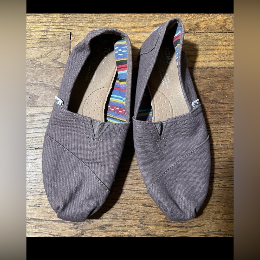 Toms Gray Slip On Flats Size 7W